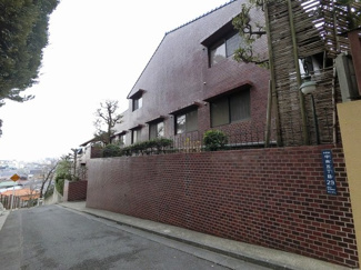 【外観】 | 南向きバルコニー・最上階・3方向角部屋につき陽当り・通風良好です♪