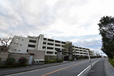 【外観】 | フォルム横濱汐見台 | 収納充実！LD床暖房付で冬でも快適！茶室に炉有！