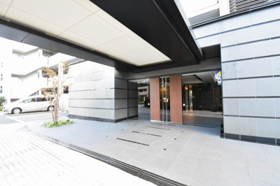 【エントランス】 | フォルム横濱汐見台 | 京急線「屏風浦」駅徒歩13分！「上大岡」駅や「磯子」駅よりバス便が有り通勤・通学に便利！