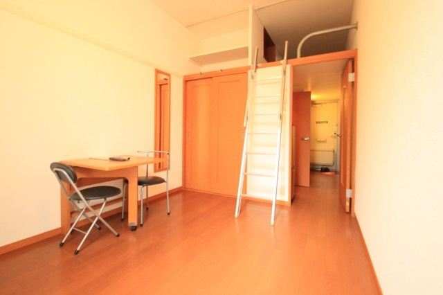 レオパレスドリーム田中21の洋室