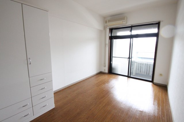 セイントワイズの洋室