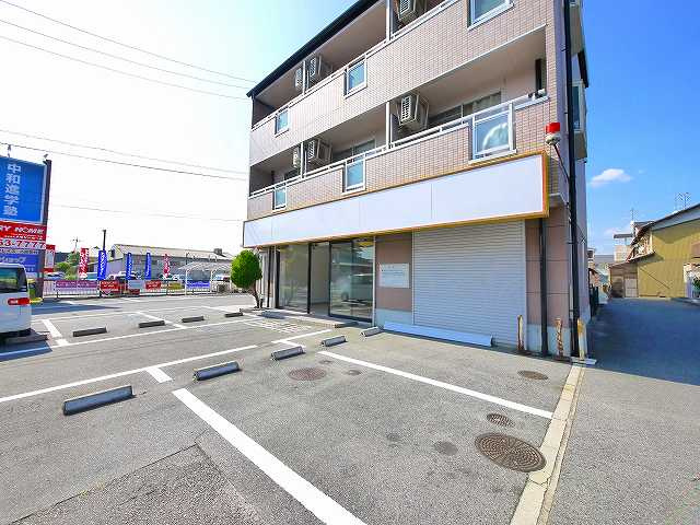 カンタベリープレイス店舗の外観