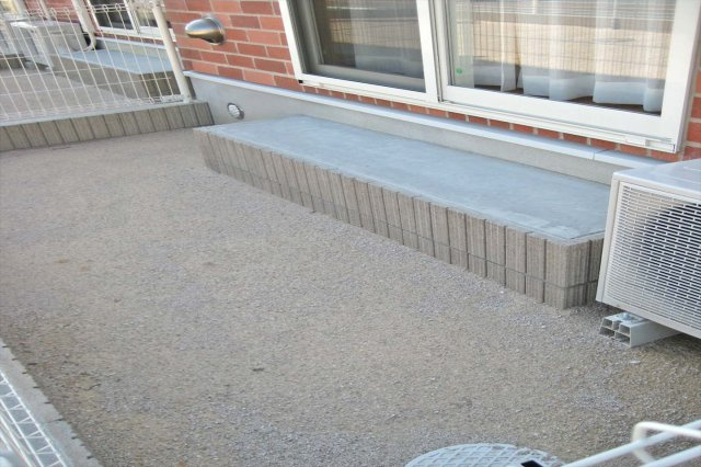 フロイデ　弐番館の庭