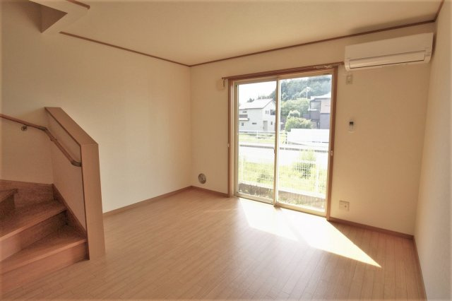 フロイデ　弐番館の居間・リビング