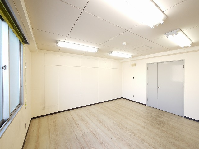 千曲ビルの内装