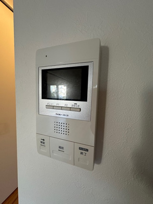 【セキュリティ】 | サクラグラース | 防犯対策に有効なカメラ付きインターホン！突然の来客にもバッチリ対応できちゃいます☆