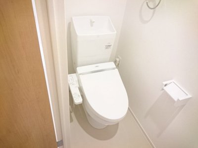 【トイレ】 | クレイノカーサGOYAⅢ | ※写真は別のお部屋です