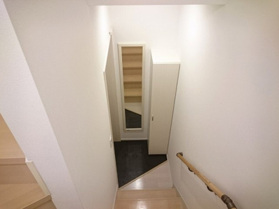 【玄関】 | クレイノカーサGOYAⅢ | ※写真は別のお部屋です