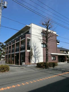 【外観】 | 楽器OK！南武線「久地」駅から徒歩6分！「宿河原」駅からも徒歩10分！築浅の3階建てマンションです♪