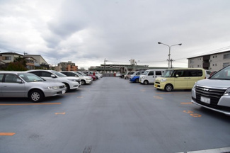 【駐車場】