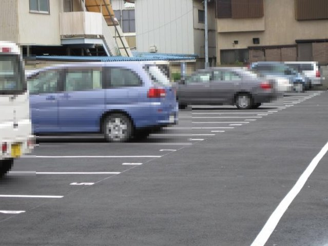 中道第６駐車場の外観