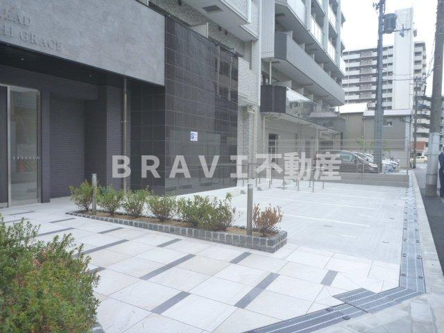 エスリード京橋グレイス　BRAVI不動産の駐車場|カースペースがあります