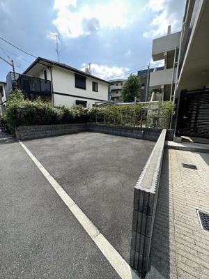 【駐車場】 | サクラグラース | いつでも目の届く敷地内に駐車場があります♪お車をお持ちの方におすすめです！