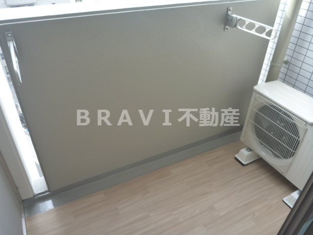 エスリード京橋グレイス　BRAVI不動産のバルコニー|【エスリード京橋グレイス】陽当たり良好なバルコニーです