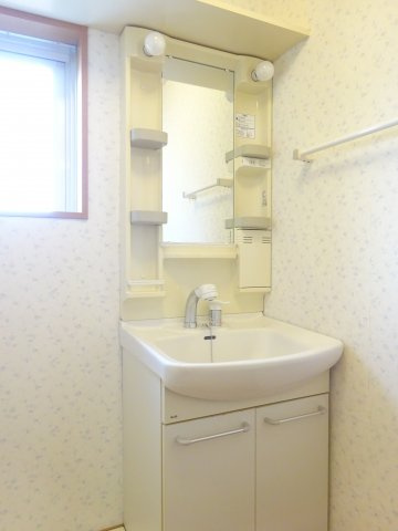 Court Adonis（コートアドニス）の独立洗面台