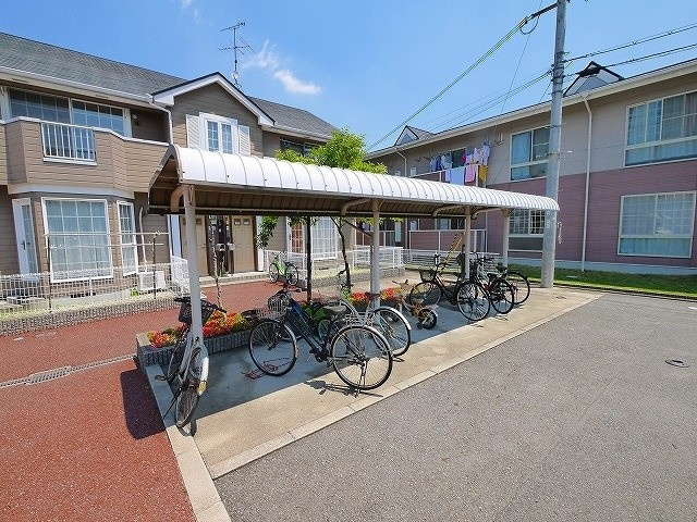 ブランドールB（上之庄）のその他共用部分|自転車置き場