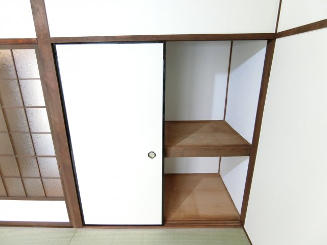 南野田貸家の収納