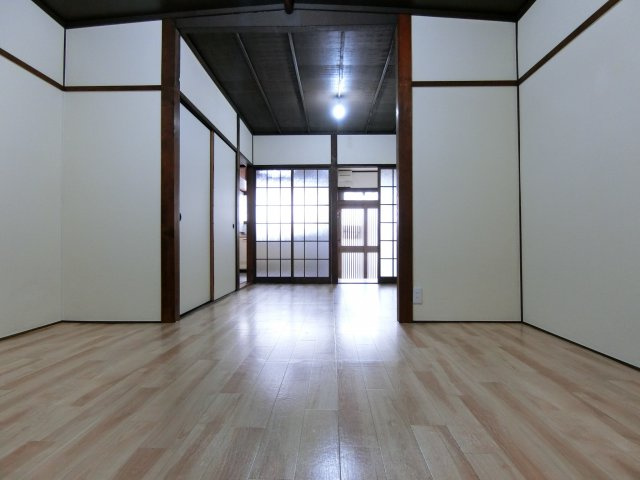 南野田貸家の居間・リビング