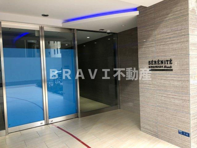 セレニテ心斎橋グランデ　BRAVI不動産のエントランス|建物の内部です