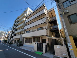 【外観】 | 菅長ビル　鉄筋コンクリート造の外観タイル張りマンション！日暮里・鶯谷・三河島駅からそれぞれ徒歩１０分。日暮里中央通りと尾竹橋通りから少し中に入った静かな環境です！駐輪場あります！