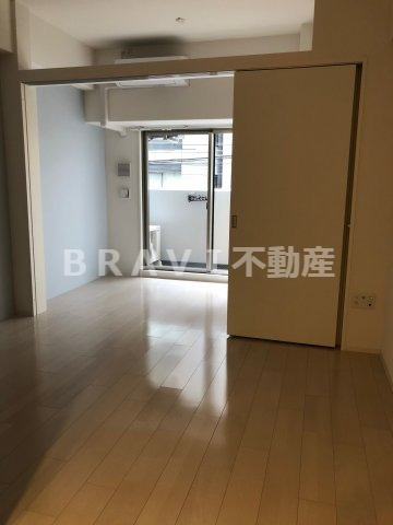 セレニテ心斎橋グランデ　BRAVI不動産の居間・リビング|【セレニテ心斎橋グランデ】ゆったりとしたリビングです