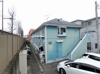 【外観】 | 小田急線「新百合ヶ丘」駅より徒歩圏内の2階建てアパート！スーパーやコンビニが近くて便利な住環境です☆