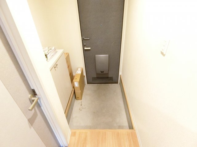 クレール金剛の玄関