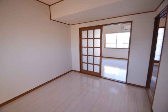 ピアハイツ南大野の洋室|綺麗な室内