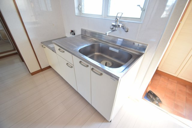 ピアハイツ南大野のキッチン|キッチンに窓付き