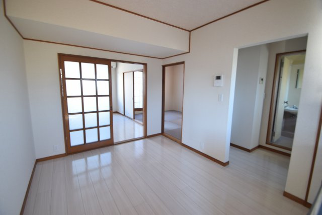 ピアハイツ南大野の居間・リビング|明るいダイニング