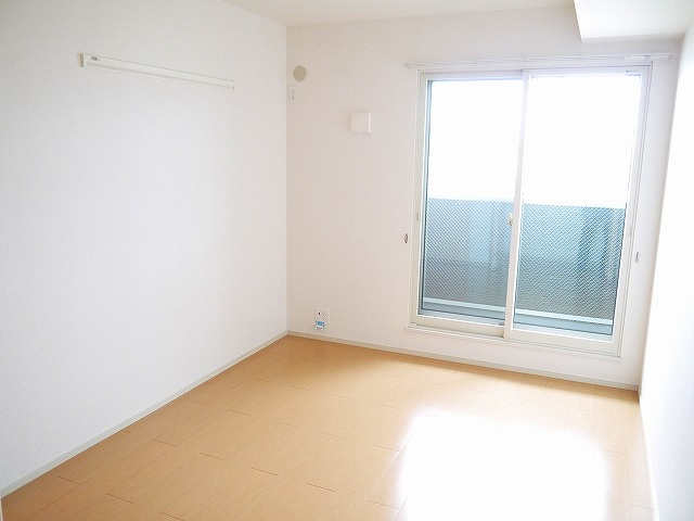 ランドマーク桜井　Ⅰの内装|明るい室内です