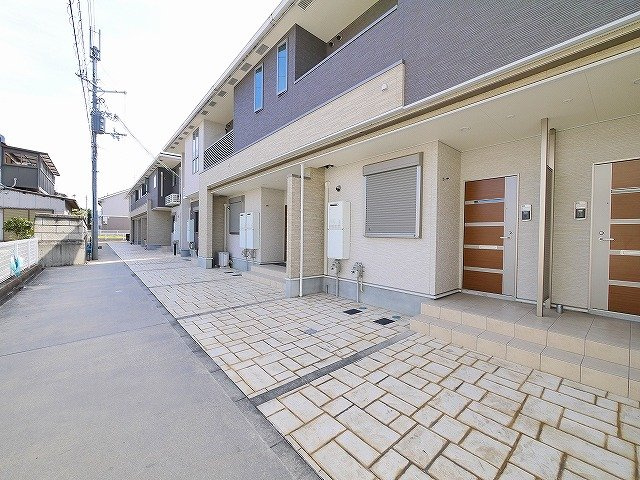 ランドマーク桜井　Ⅰのエントランス|ゆとりのあるエントランスです