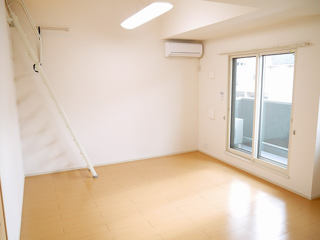 ランドマーク桜井　Ⅰの居間・リビング|こちらのリビングで趣味の時間をお楽しみください