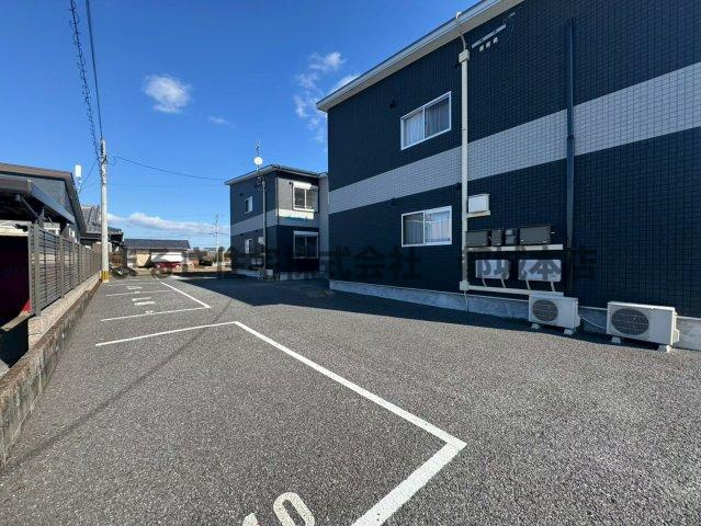 Ariettaの駐車場