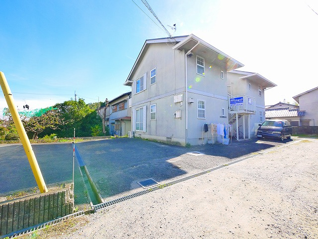 メゾン秋篠Ⅰの駐車場|カースペースがあります