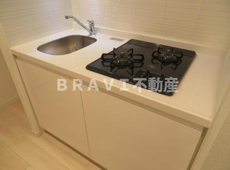 S-RESIDENCE南堀江（エスレジデンスミナミホリエ）　BRAVI不動産のキッチン|【S-RESIDENCE南堀江】使いやすいキッチンです