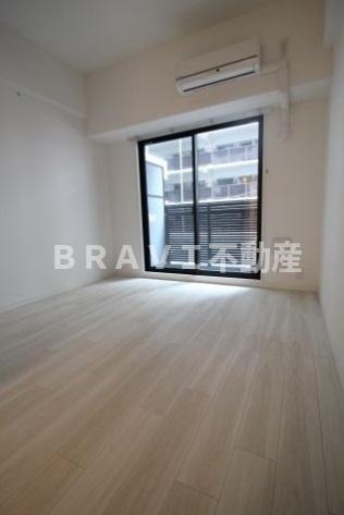 S-RESIDENCE南堀江（エスレジデンスミナミホリエ）　BRAVI不動産の居間・リビング|【S-RESIDENCE南堀江】使いやすいリビングです