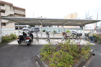 【その他共用部分】 | サントゥール | 屋根付き駐輪場