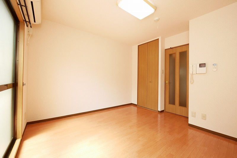 メゾン長束西の居間・リビング|メゾン長束西204