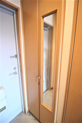 【収納】 | ヴィラハピネス | ★鏡付玄関収納★