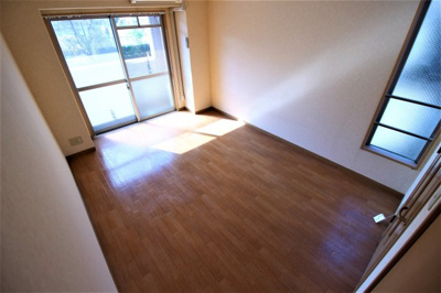 【洋室】 | ヴィラハピネス