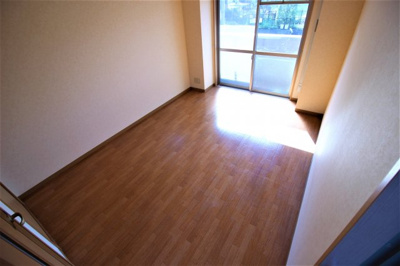 【洋室】 | ヴィラハピネス