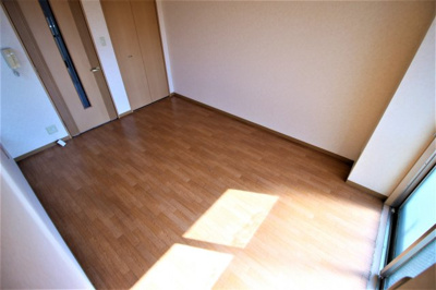 【洋室】 | ヴィラハピネス