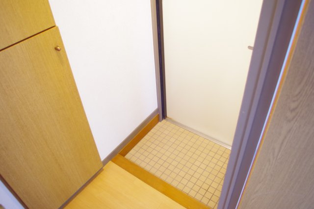 21コスモス恒久の玄関