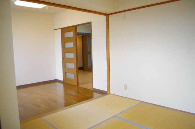 21コスモス恒久の居間・リビング