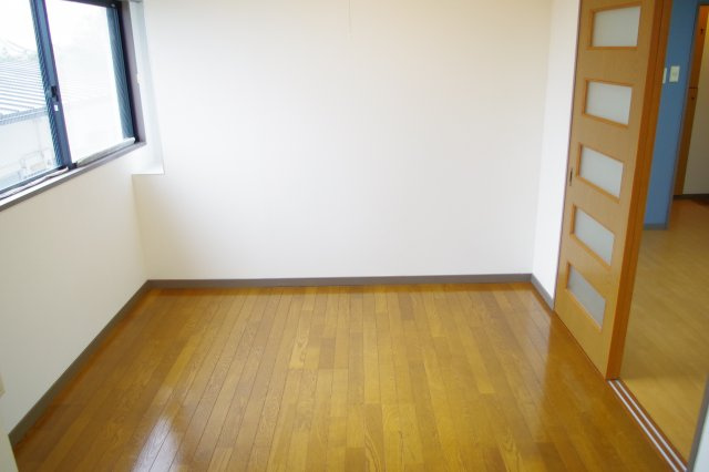 21コスモス恒久の洋室