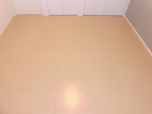 ロイヤル花水木の洋室