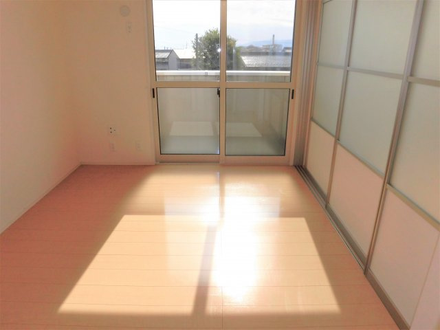 ロイヤル花水木の洋室