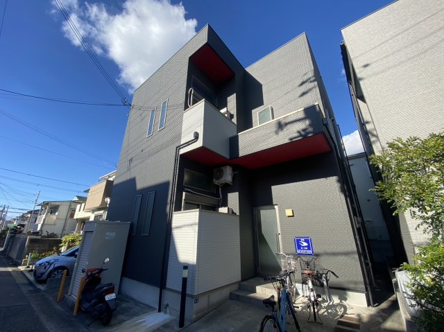 クレーアジュ山手の外観