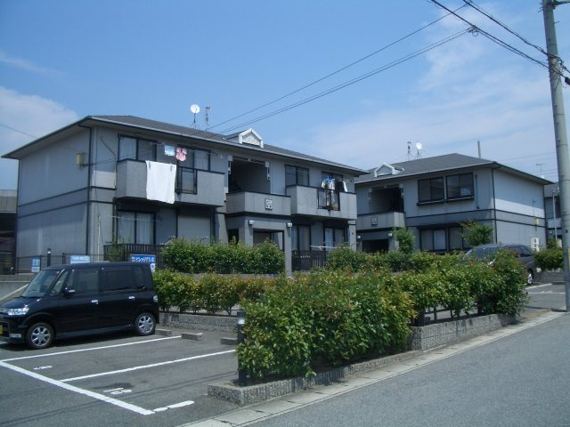 サンビレッジ吉川Cの外観